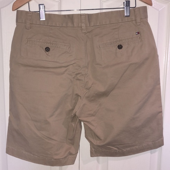 Tommy Hilfiger Men’s Shorts - Sand Khaki - Picture 2 of 3